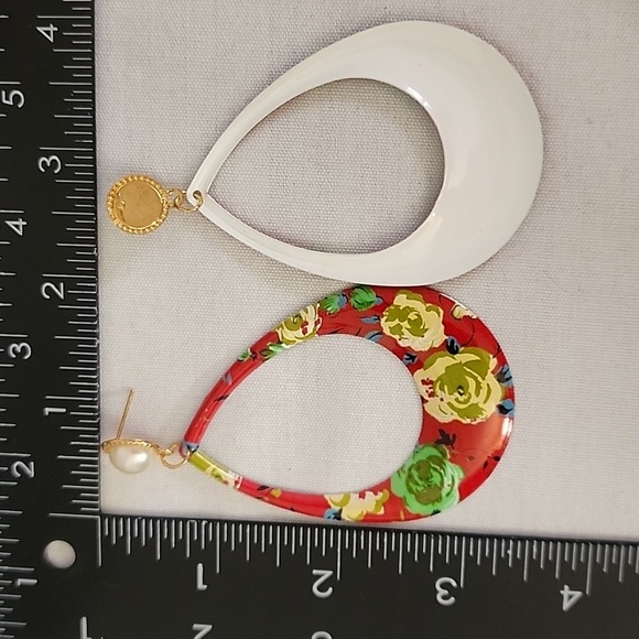 Red Floral Oval Teardrop Earrings - Picture 5 of 5